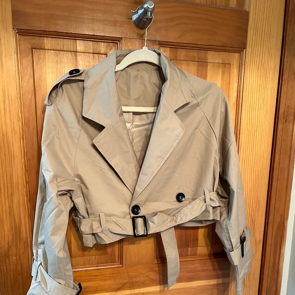 C67 NWT Fashia XS Short Tan Trench Style Jacket  XS